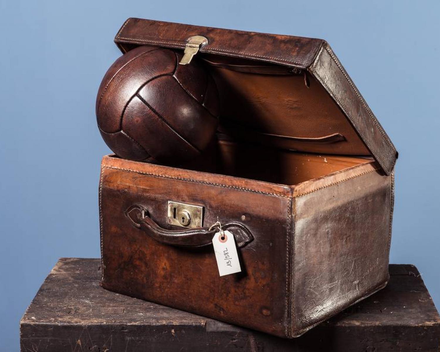 Hat box G.C.B. (1 of 1)