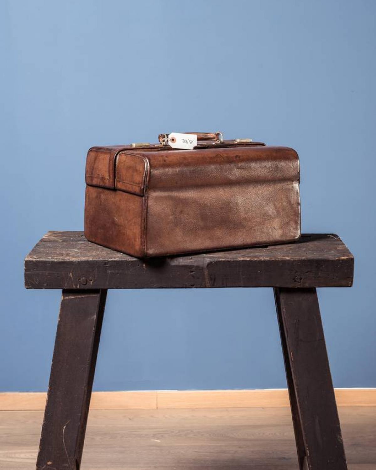 Doctor bag 1930 (1 of 1)