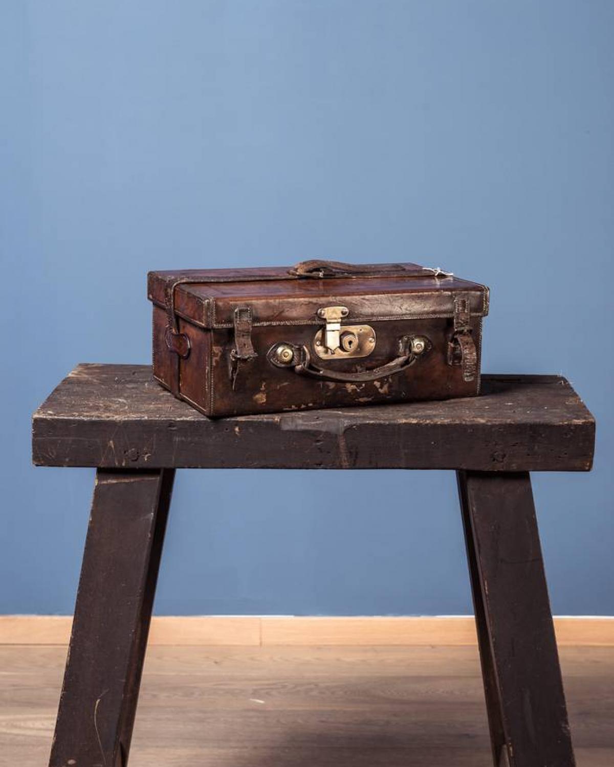 Cartridge box W.E. Radcliffe Mossley (1 of 1)