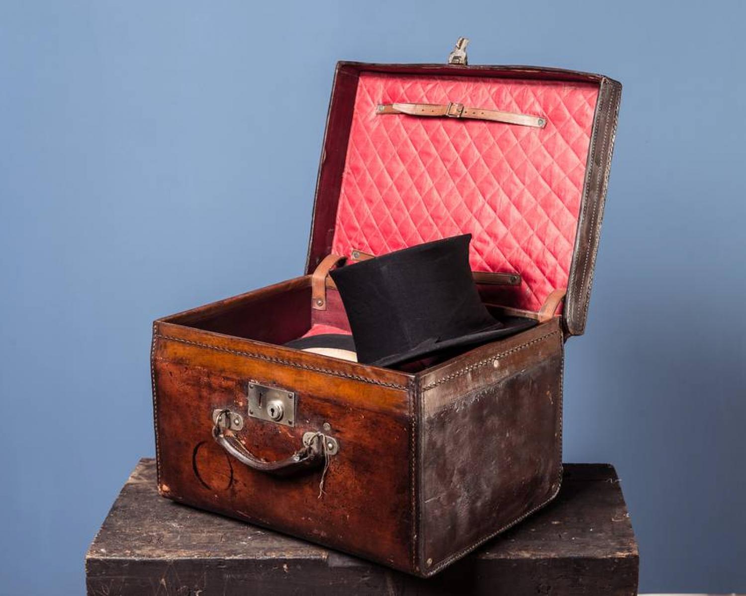 Hat box H.S.S. (1 of 1)