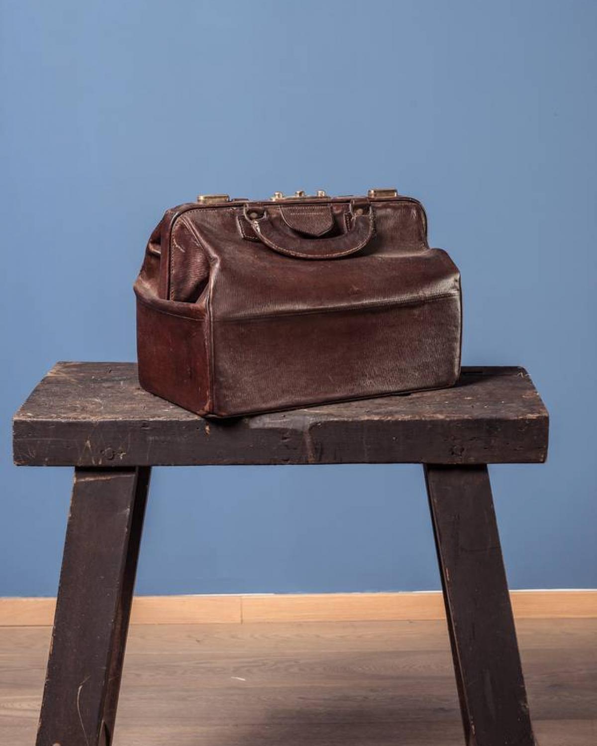 Small doctor bag (1 of 1)