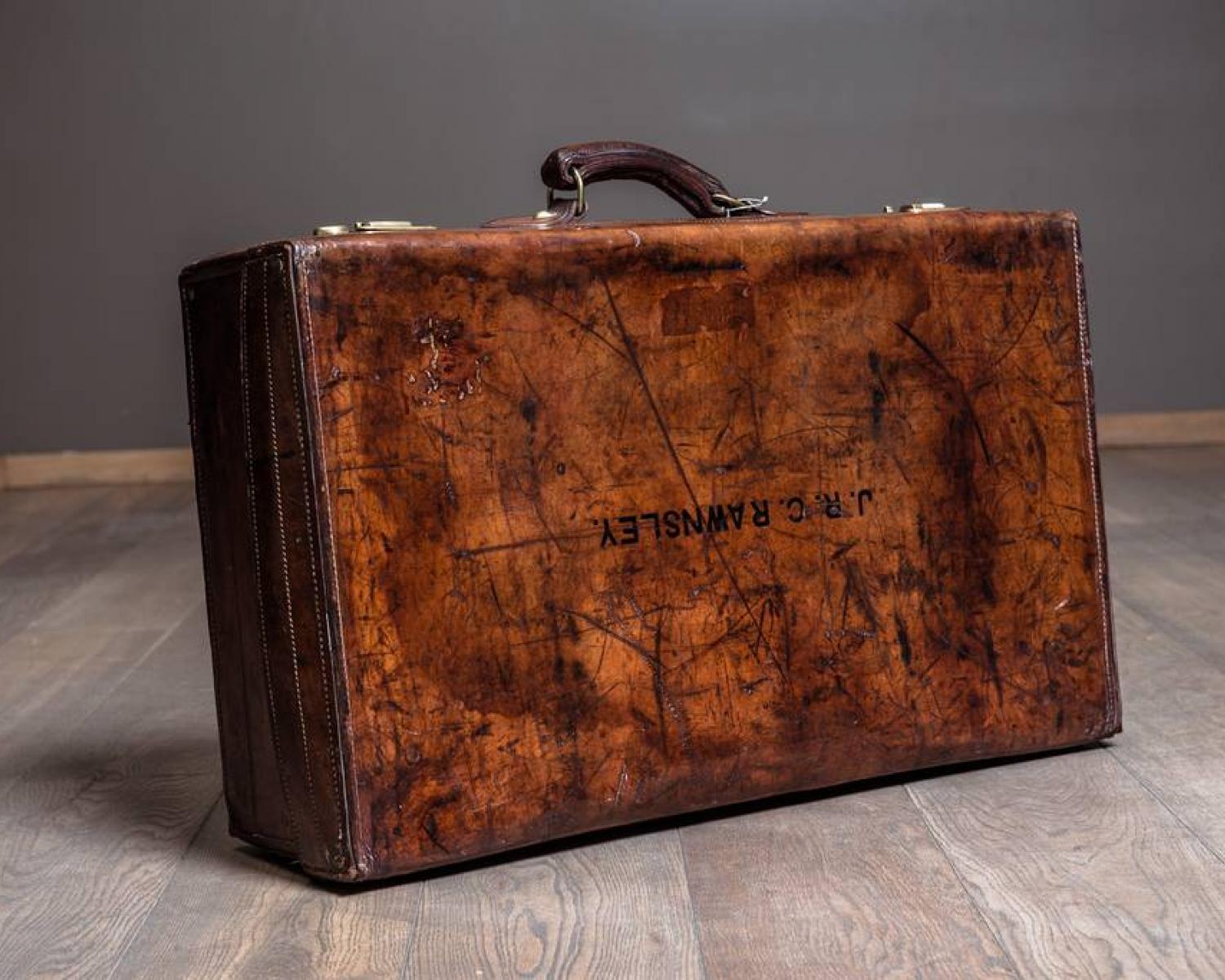 Leather suitcase J.R.C Rawnsley (1 of 1)
