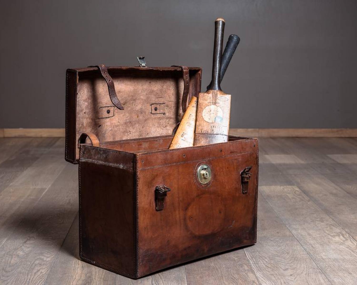 Leather box (1 of 1)