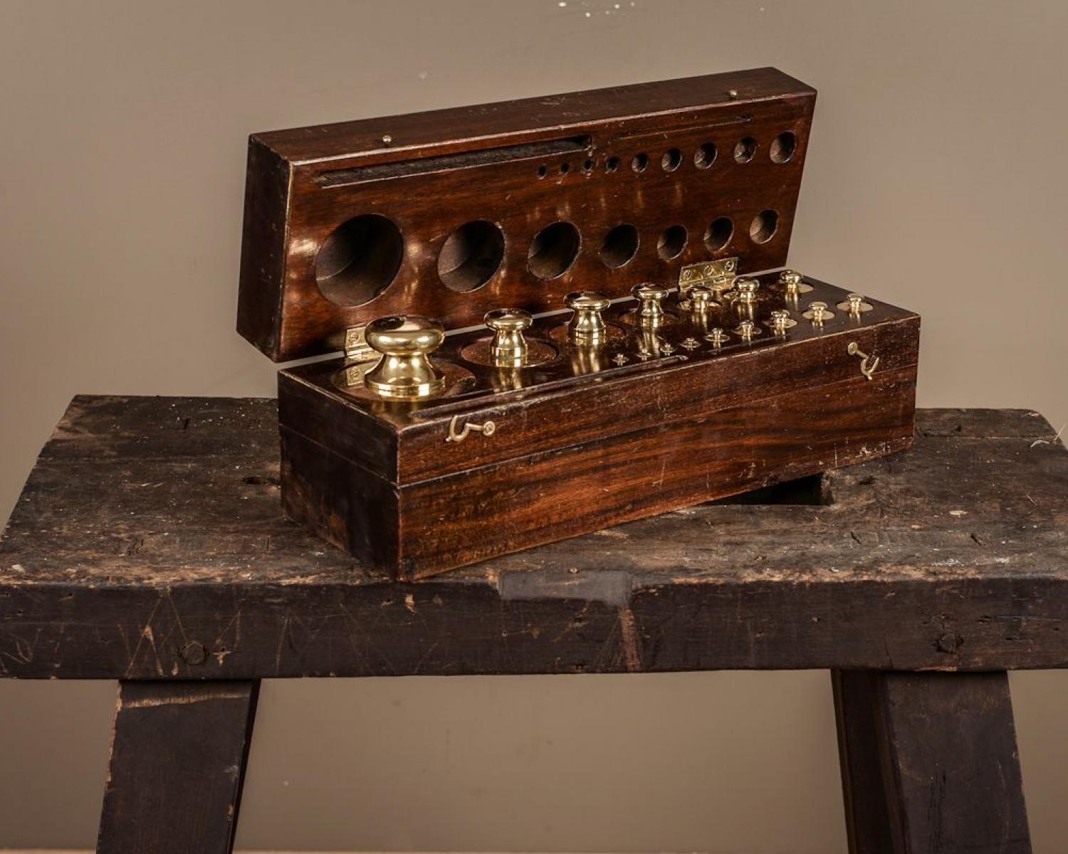 Weight box 1g to 5 kg (1 of 1)