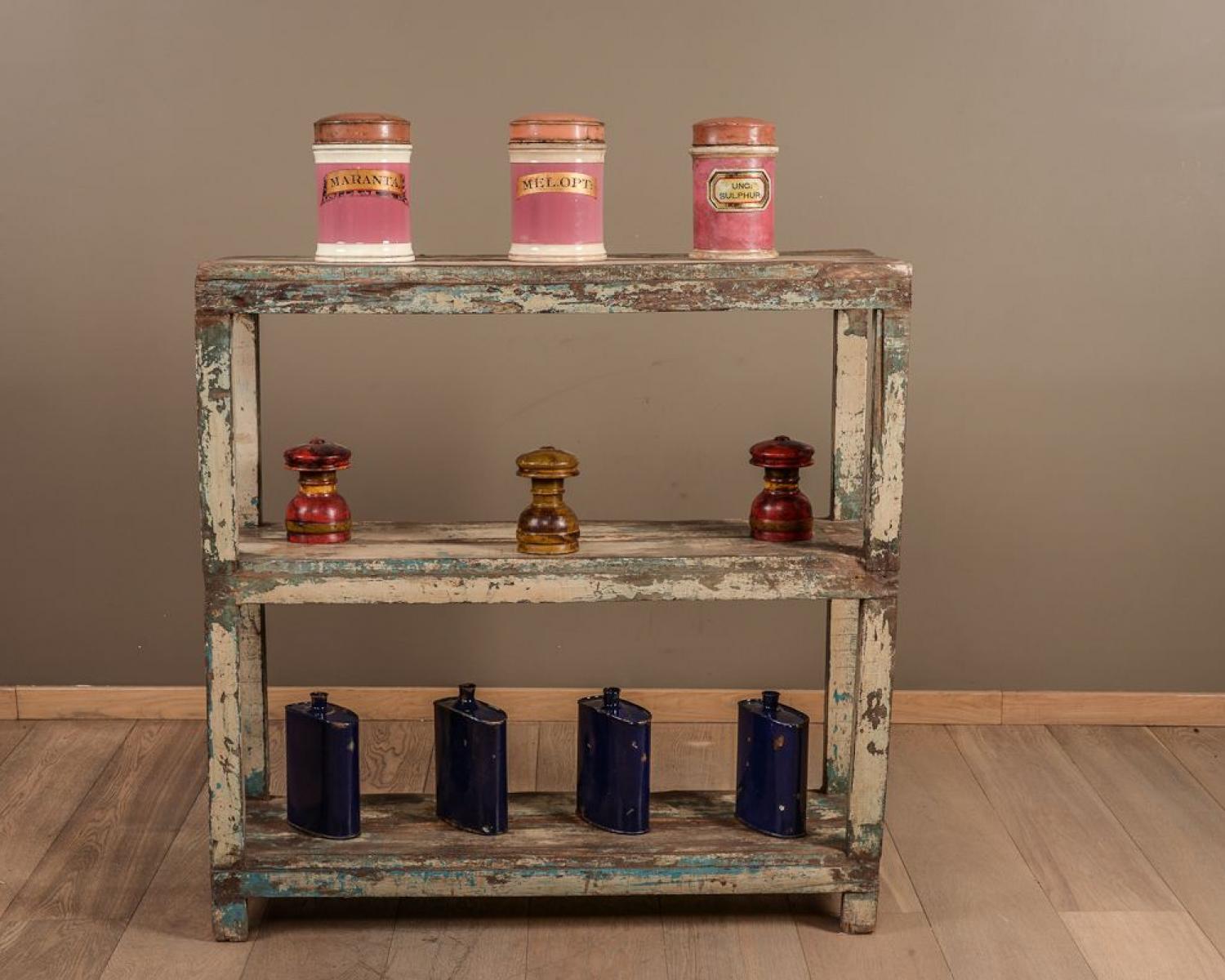 Small workshop shelf (1 of 4)