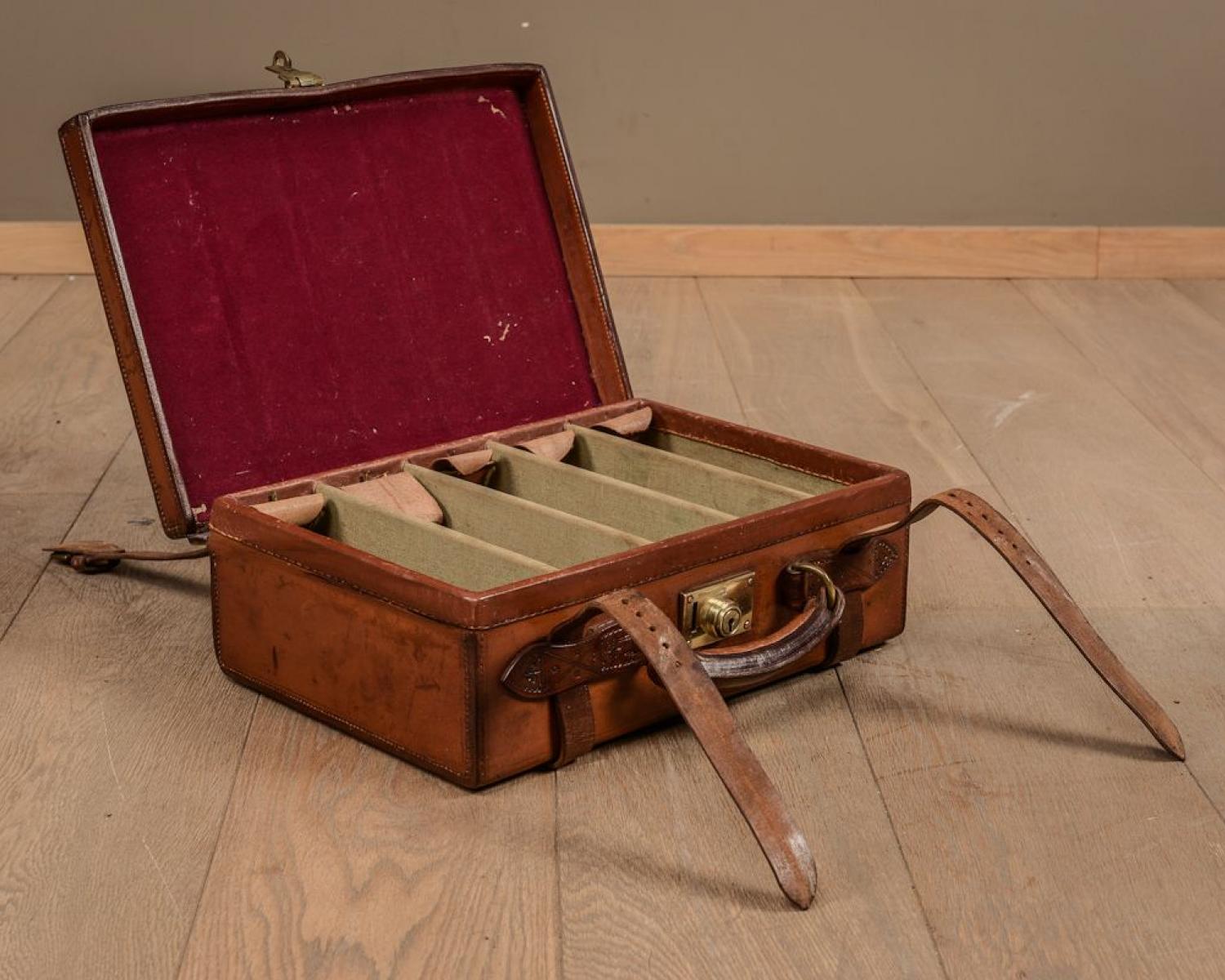 Small cartridge case (1 of 1)