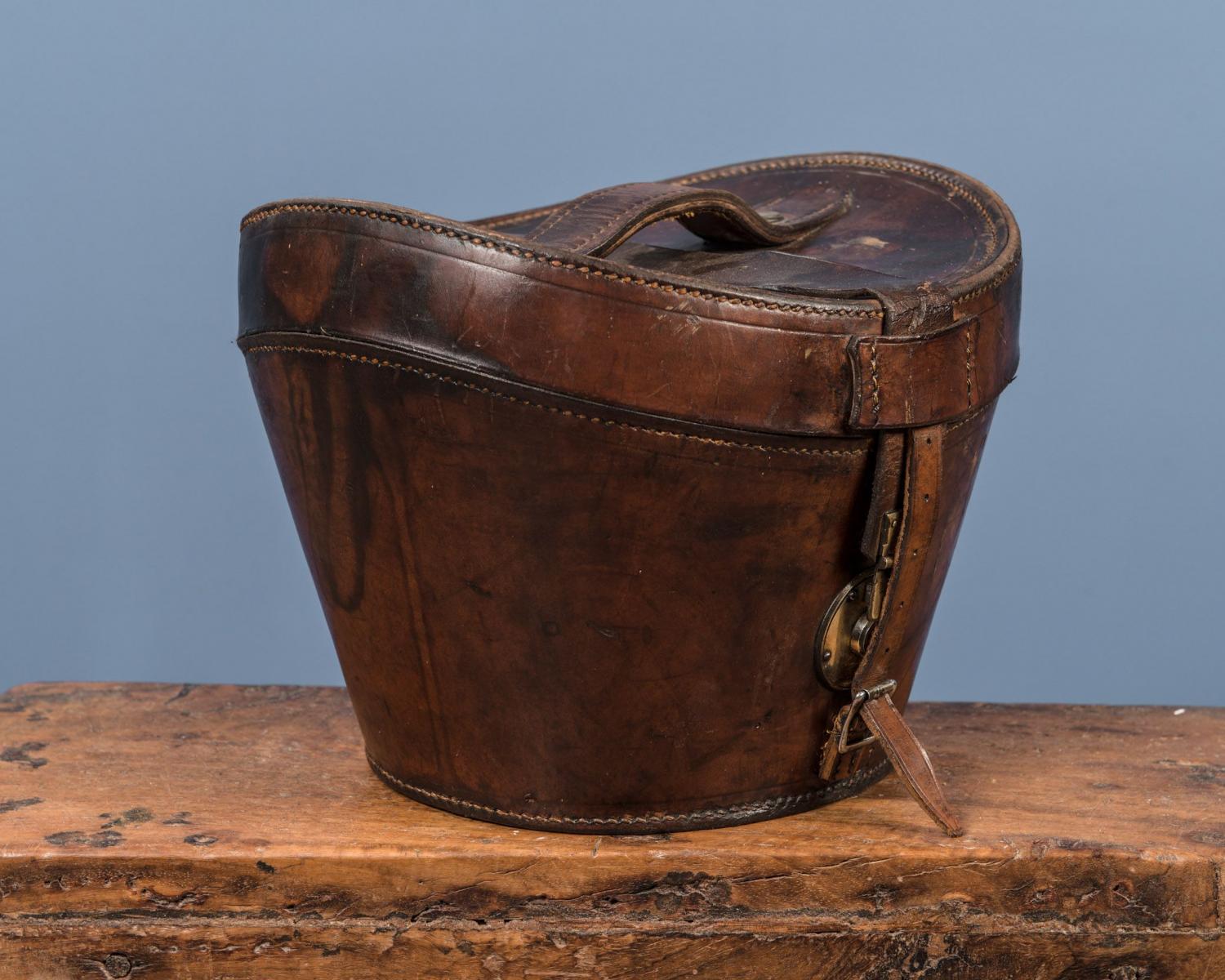 Dark leather Hat box (1 of 1)