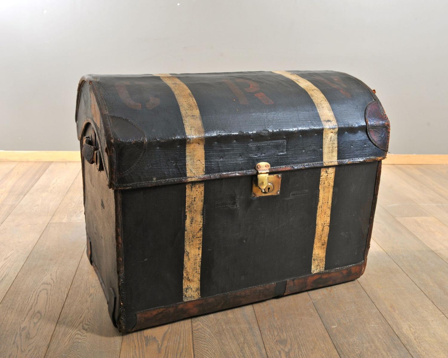 Vintage trunk C.R.V. (1 of 1)