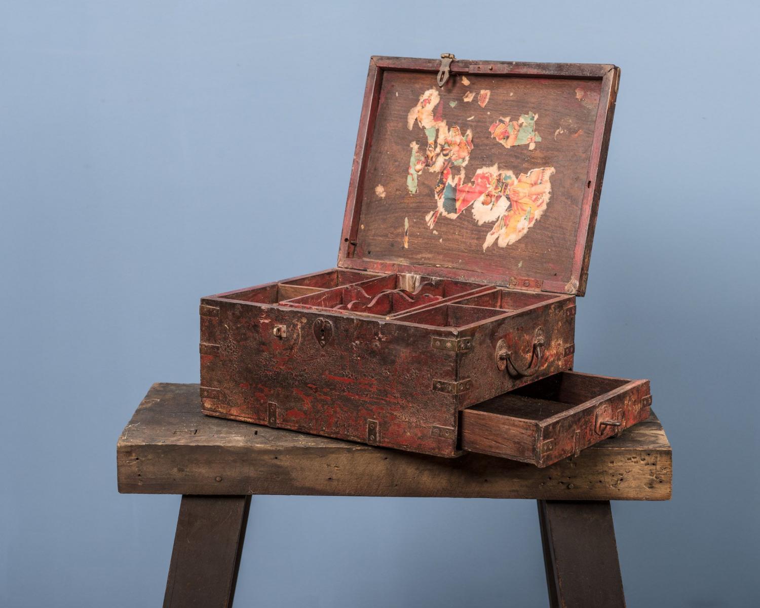 Red wooden box (1 of 1)