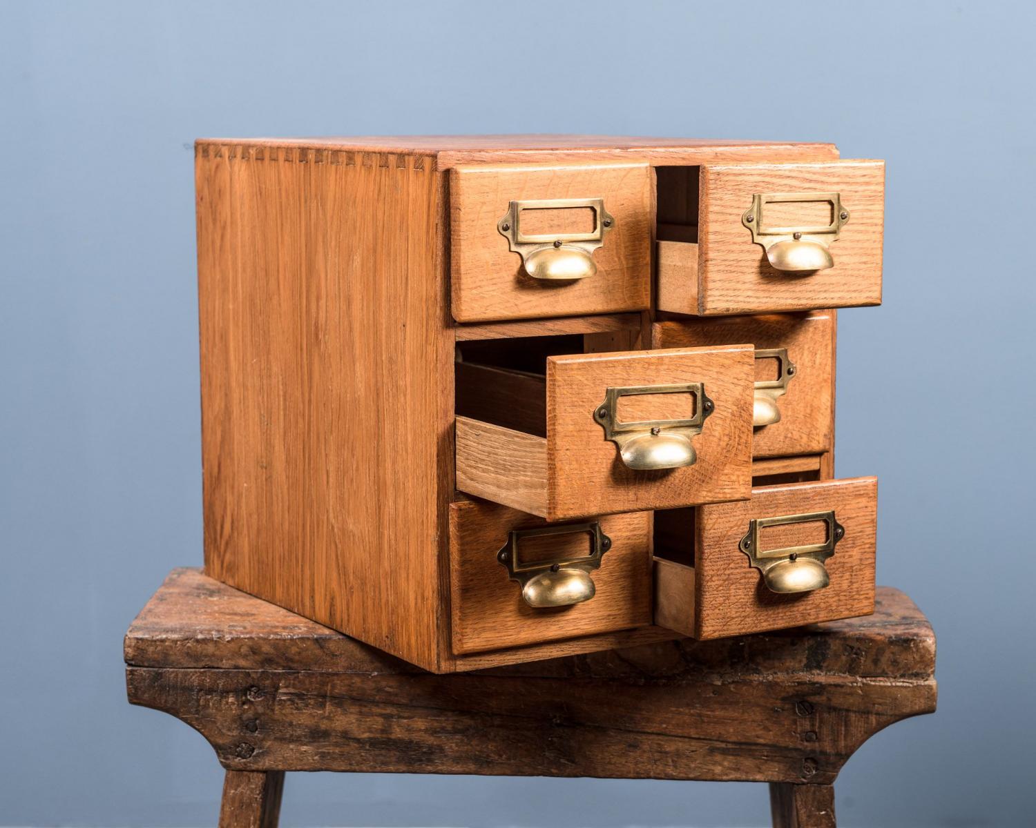 Card index cabinet (1 of 3)