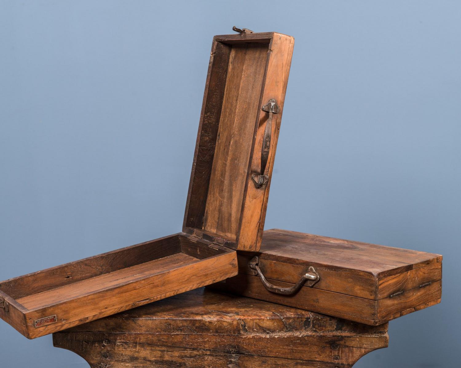 Painting case (1 of 3)