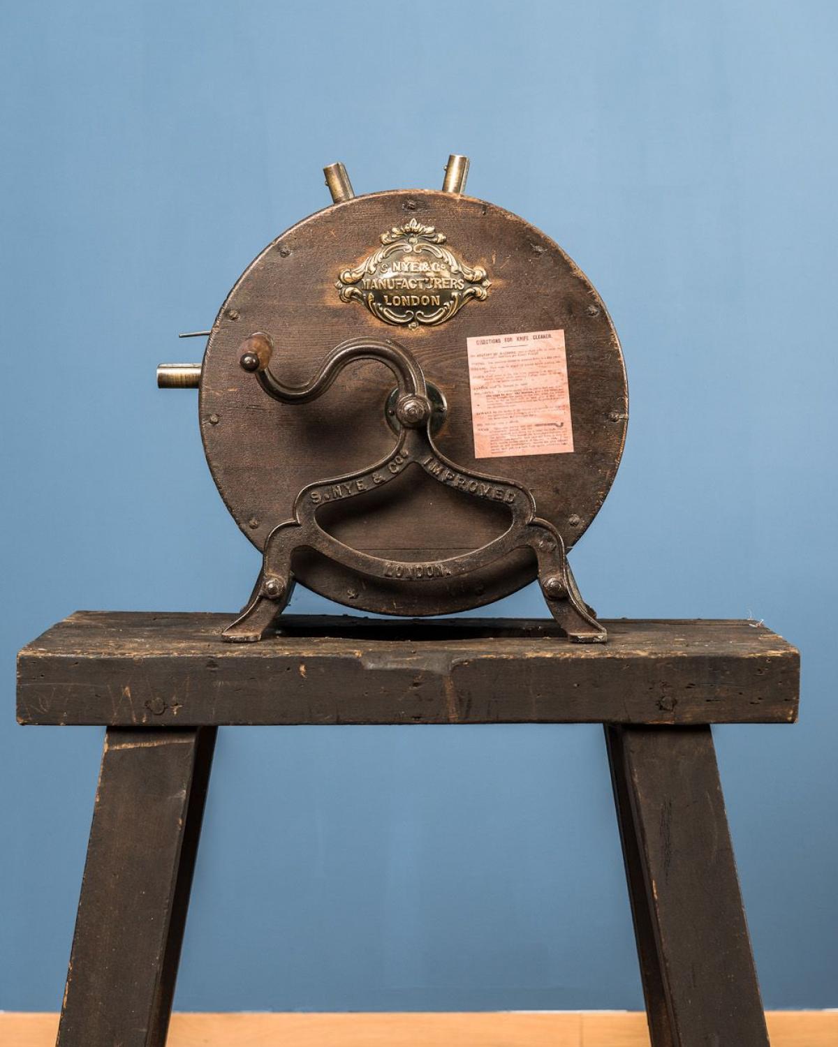 Knife cleaner (1 of 4)