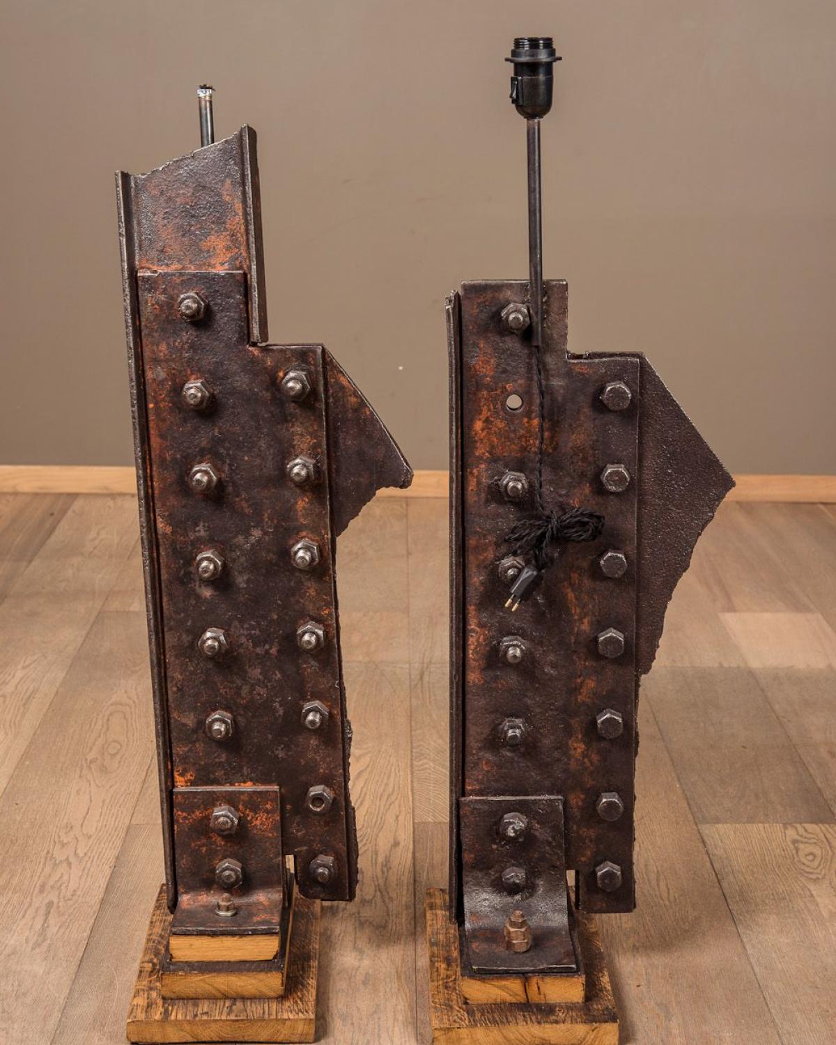 Cast iron beam lamp (1 of 4)