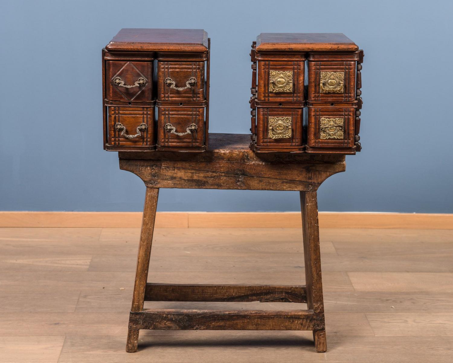 Small sewing furniture (1 of 1)