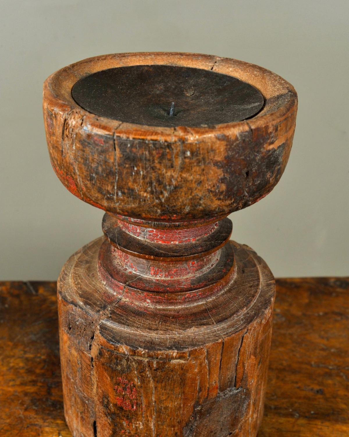 Cylindrical candlestick (1 of 1)