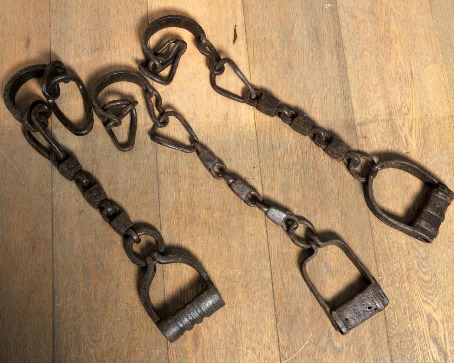 Camel stirrup (1 of 1)