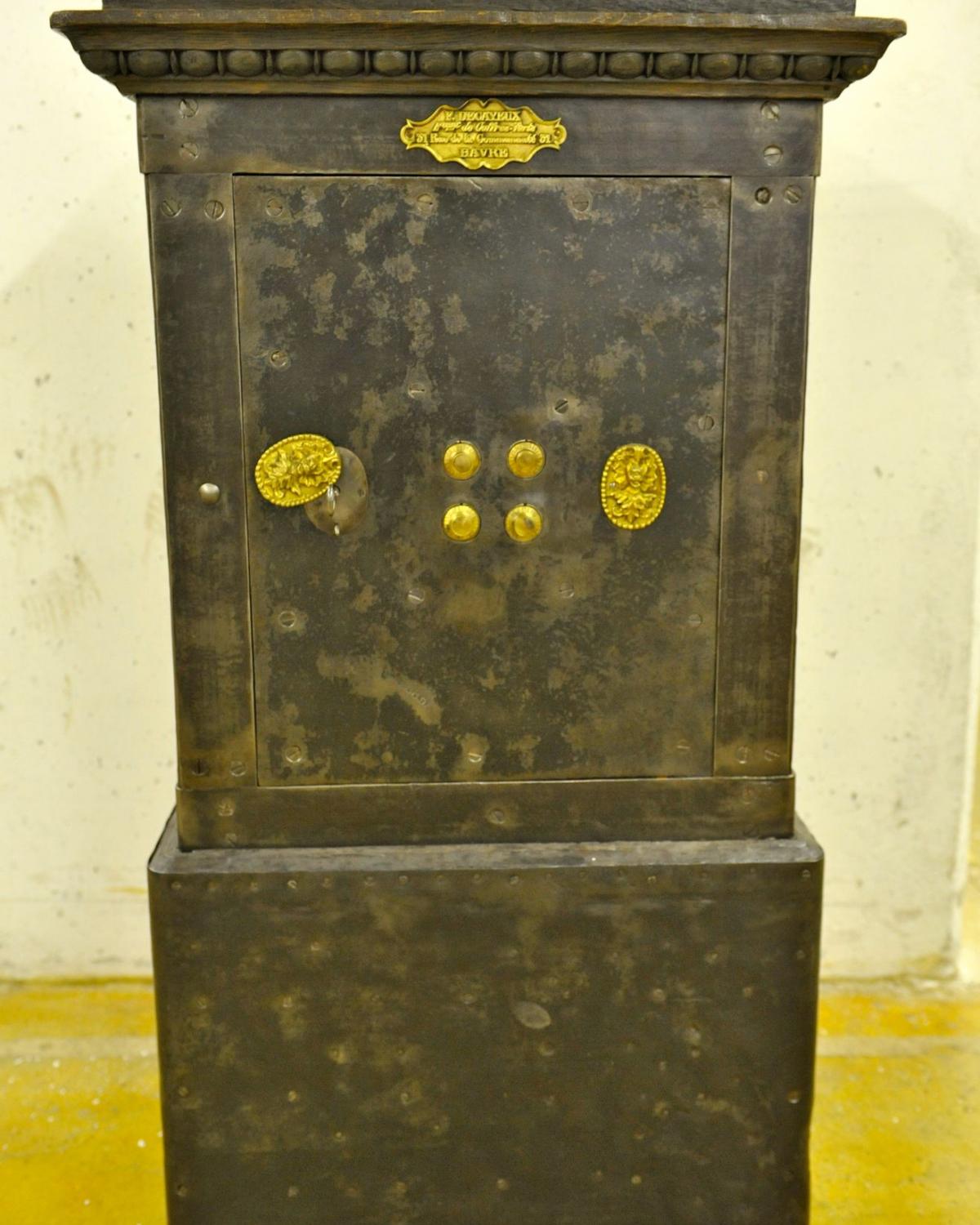 Safe Decayeux (1 of 1)