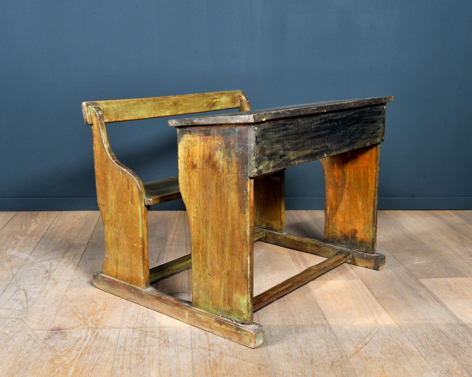 Schoolchild desk (1 of 1)
