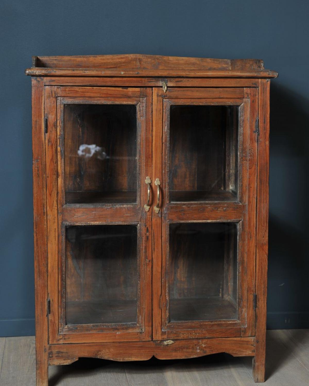 Wooden display furniture (1 of 1)