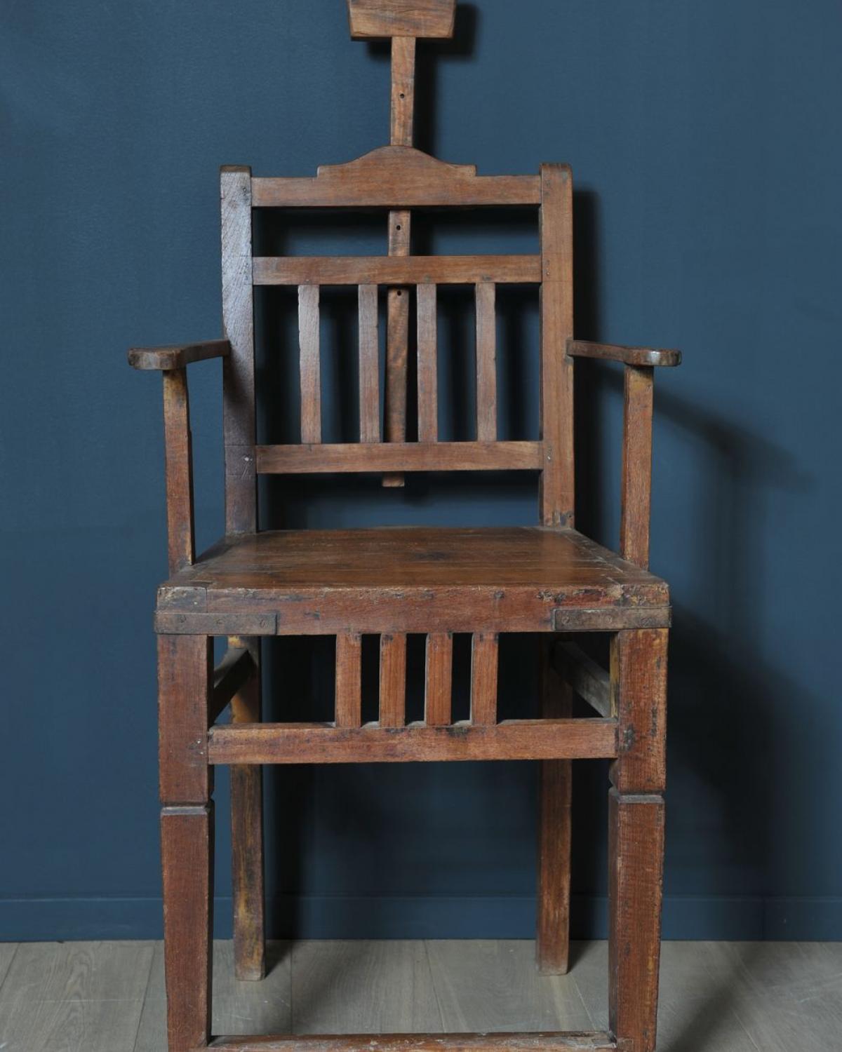 Hairdresser armchair (1 of 3)