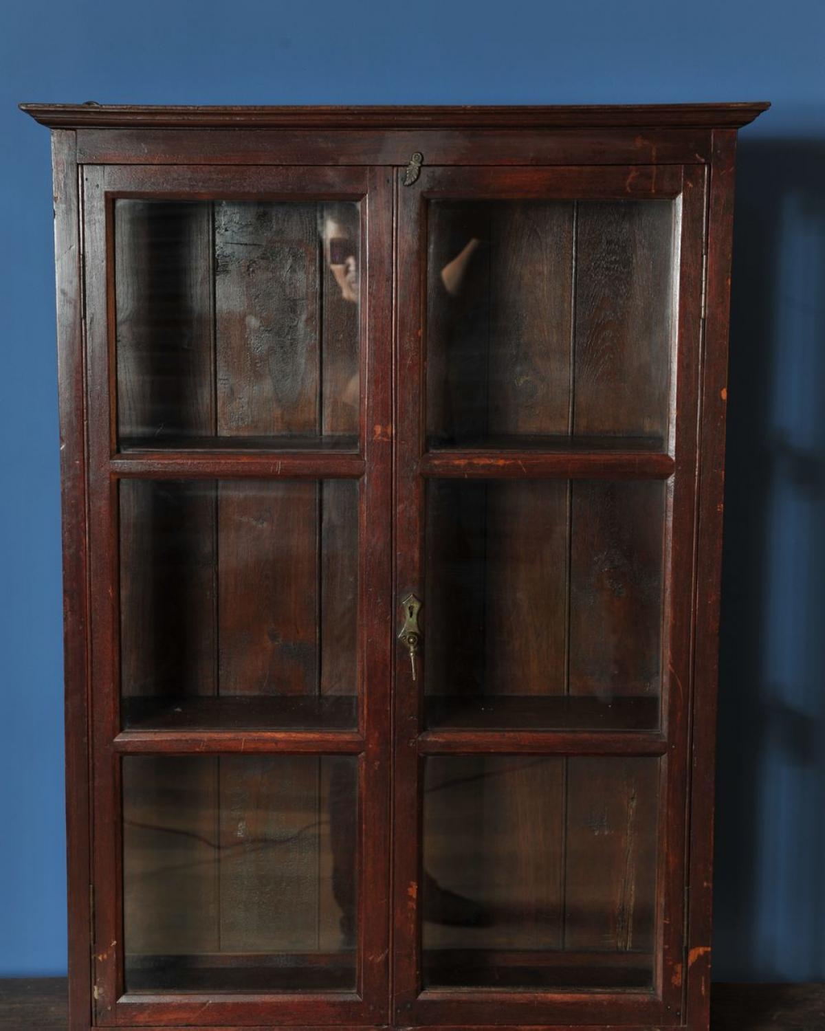 Display cabinet, to hang (1 of 3)