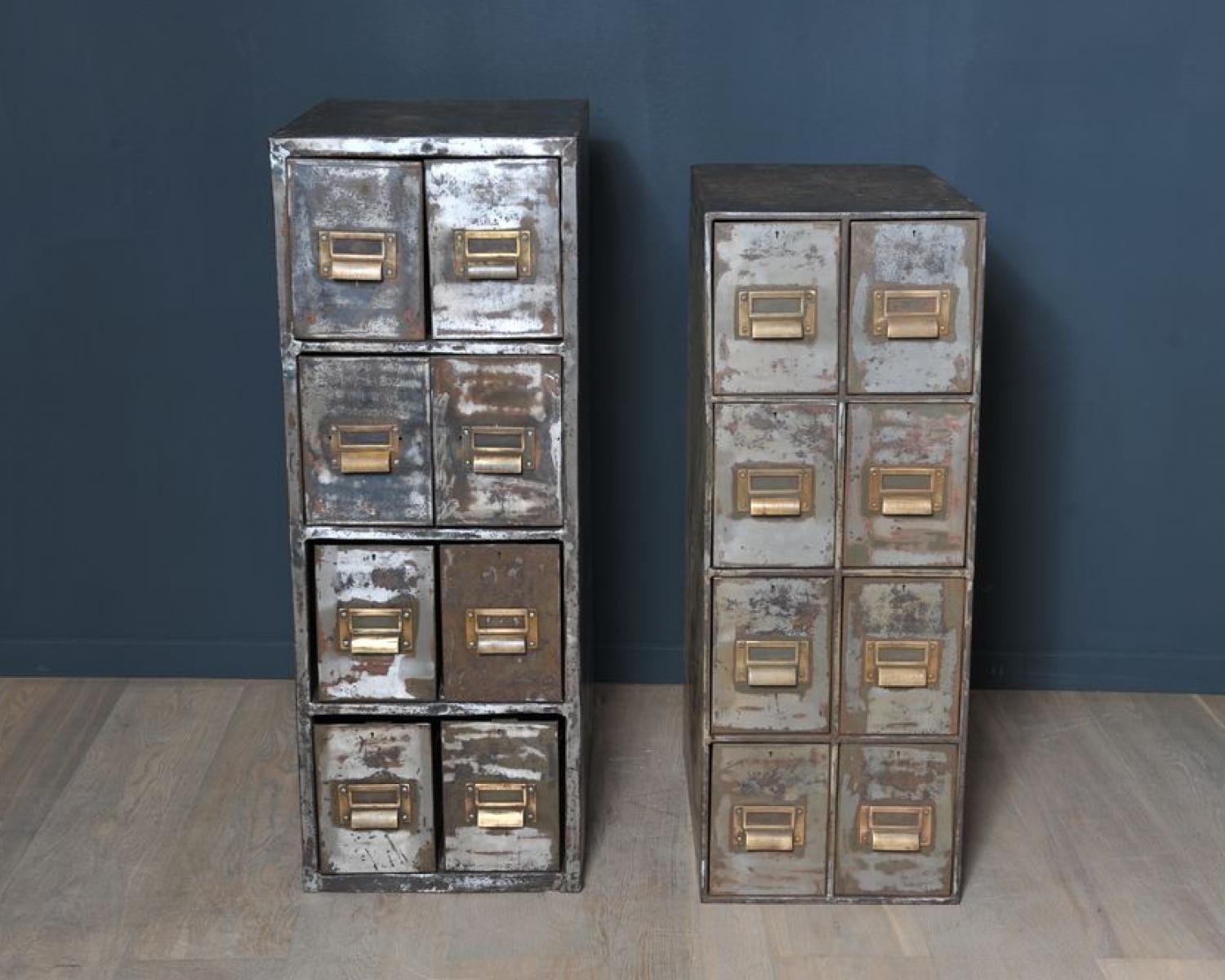 Iron column with drawers (1 of 3)