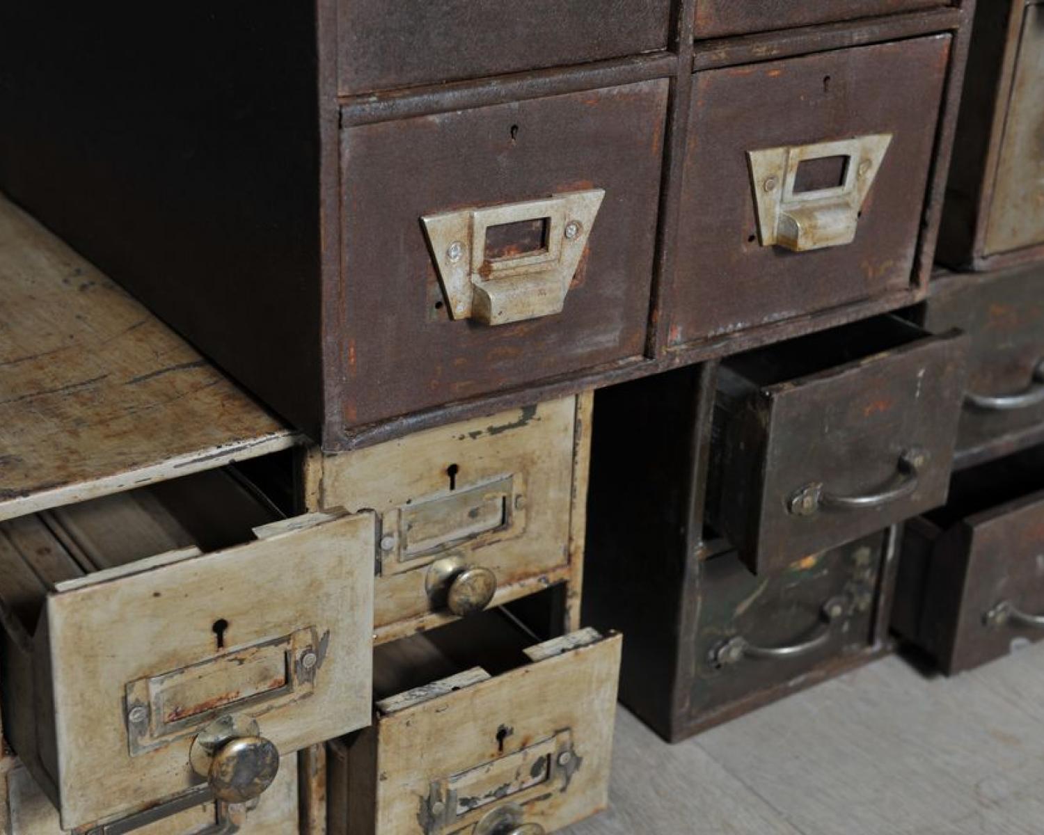 Administrative iron unit (1 of 1)