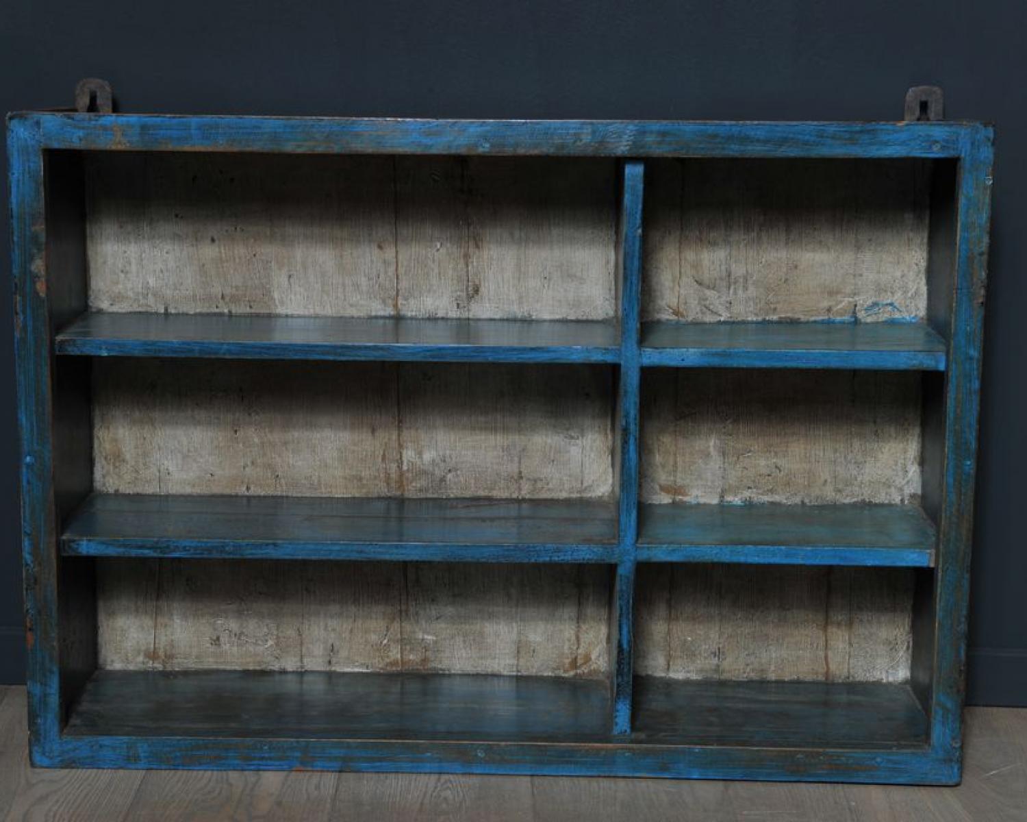 Workshop shelf to hang (1 of 1)