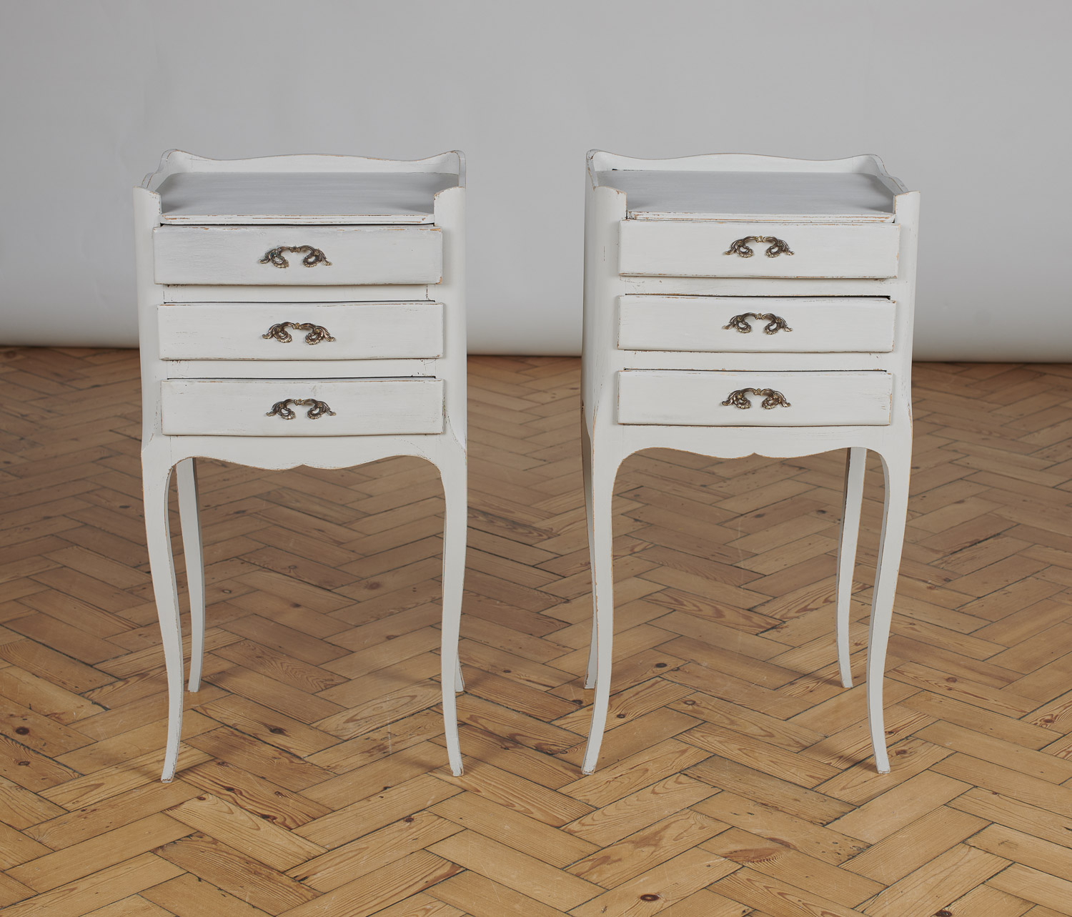 Pair of French Painted Bedside Cabinets / Tables c.1920 (1 of 1) Pair of French Painted Bedside Cabinets / Tables c.1920 (1 of 1)