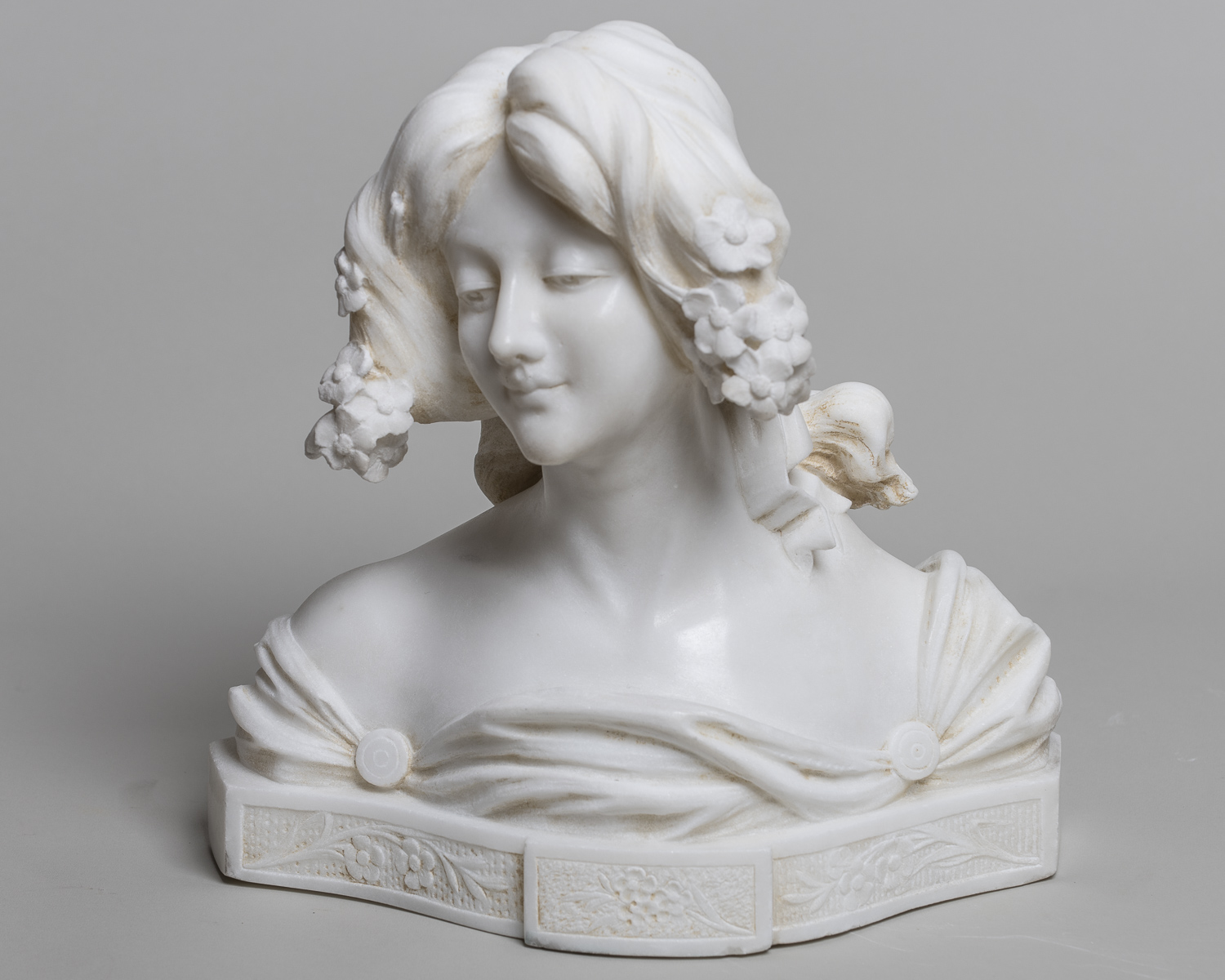 Stunning Italian Carved Marble Sculpture - LA142490 | LoveAntiques.com