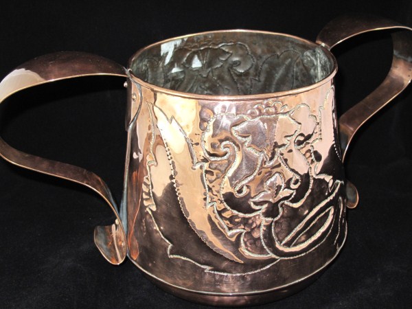 Arts & Crafts large Repousse Copper 2 Handled Vase (1 of 4)