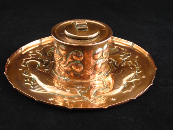 Newlyn Arts & Crafts Copper Inkwell (1 of 1)