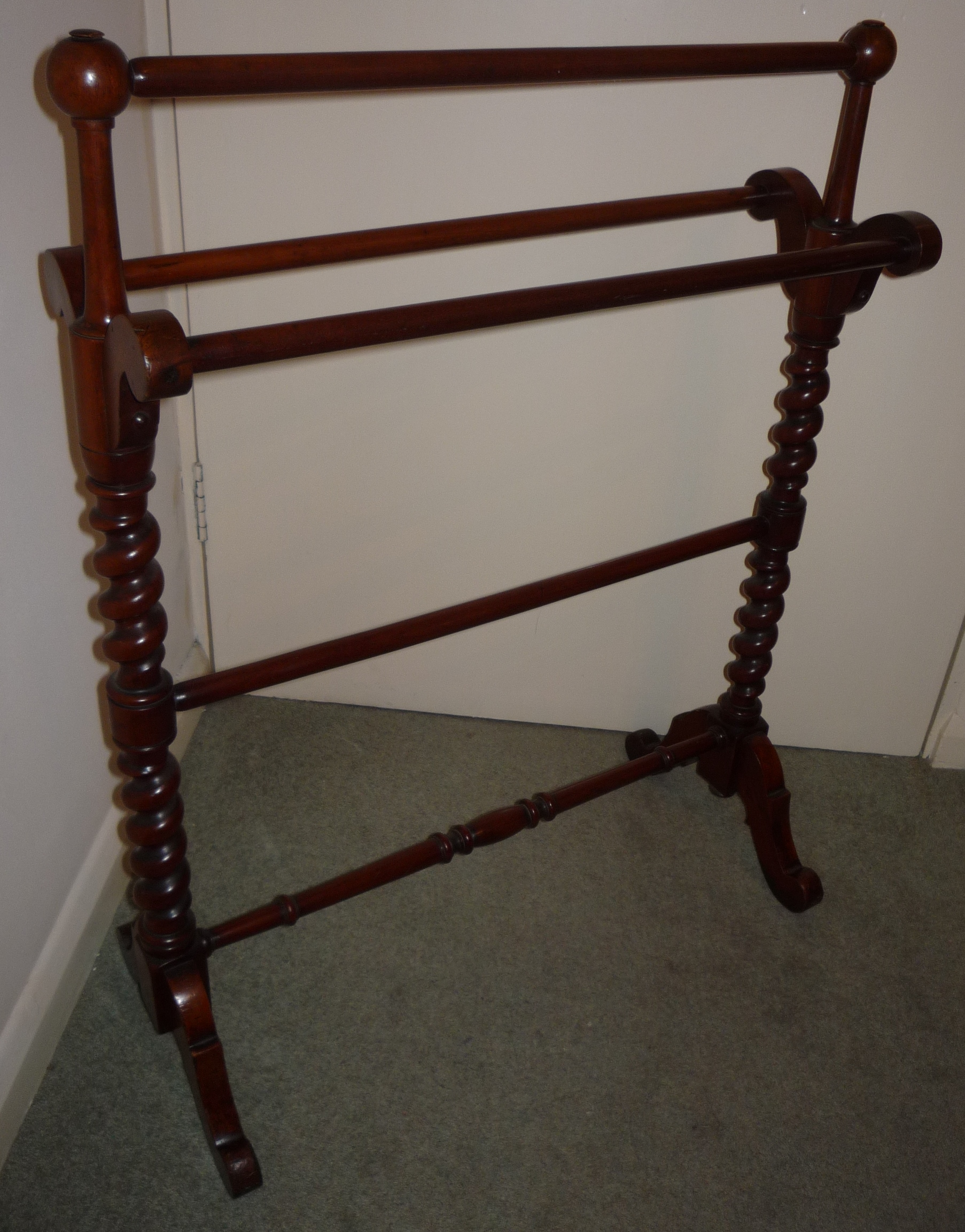 Victorian Mahogany Towel Rail c.1875 (1 of 1)