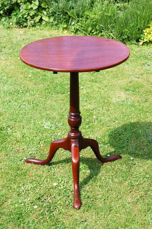 Georgian Mahogany 18th Century Tripod Table (c.1780) (1 of 1)