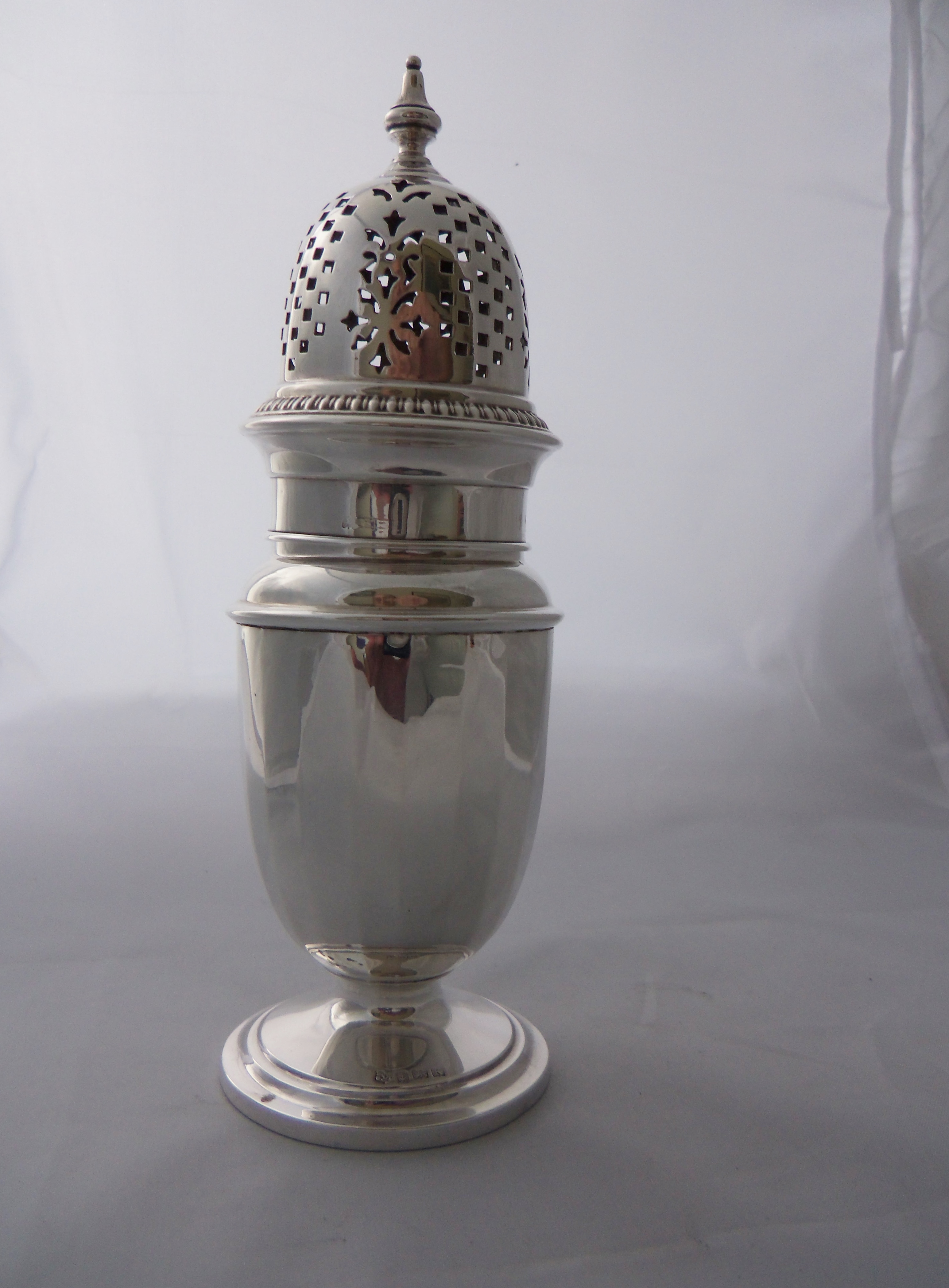 SUPERB ANTIQUE STERLING SILVER SUGAR CASTER / SHAKER 1934 (1 of 1)