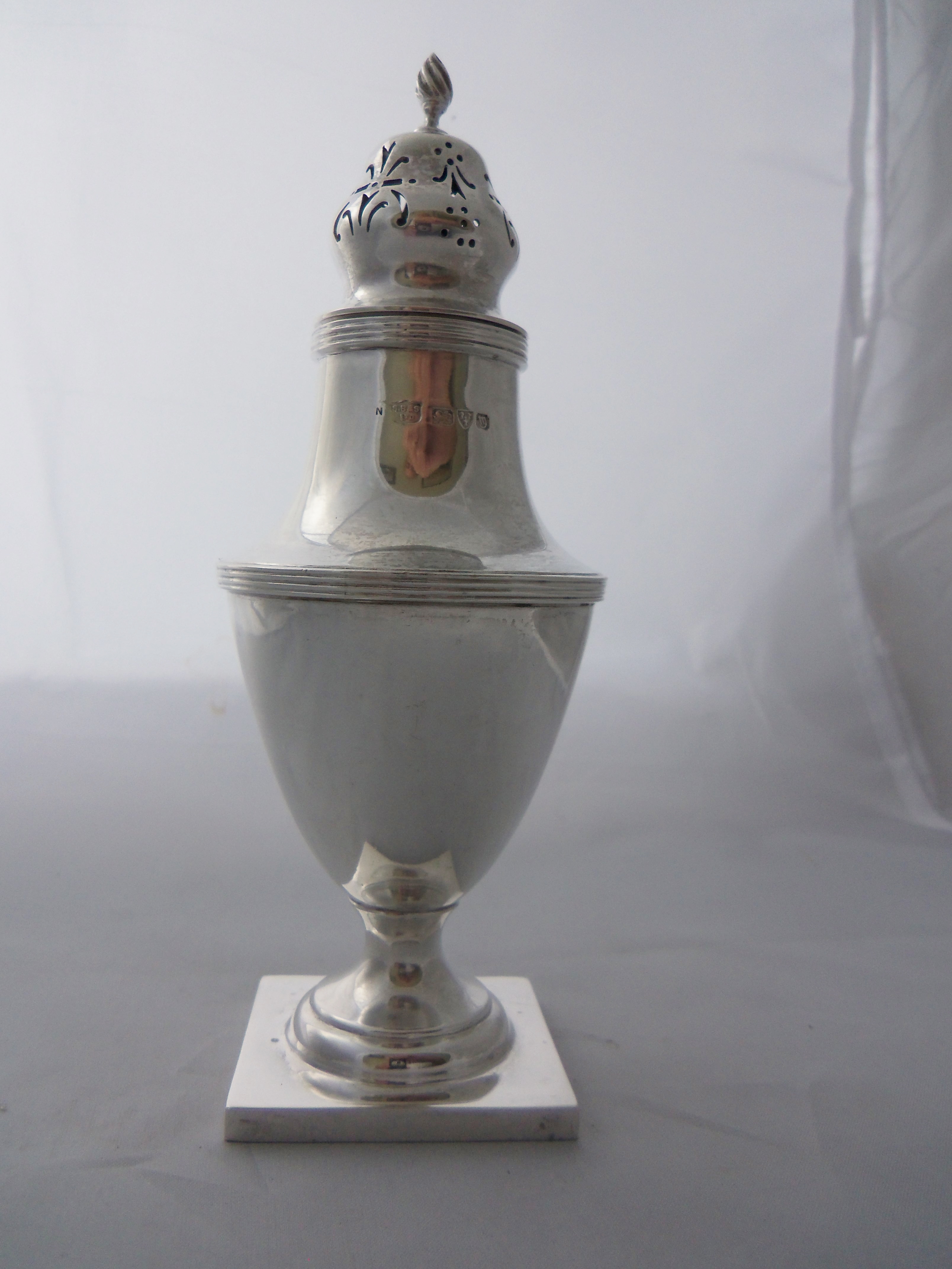 CHESTER HALLMARKED SILVER SUGAR CASTER  1937 (1 of 1)