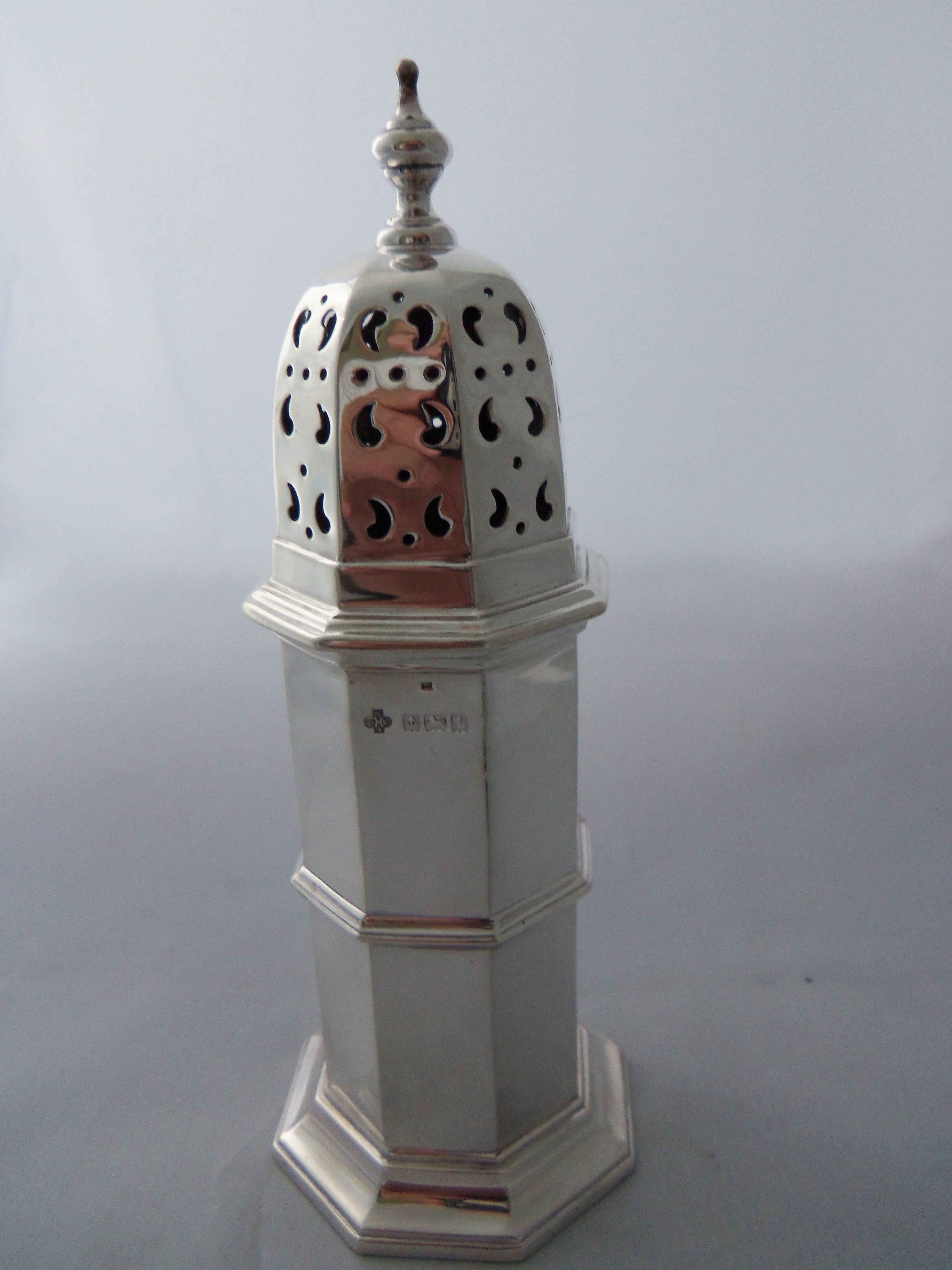 Lighthouse Sterling Silver Sugar Caster / Shaker 1918 (1 of 1)