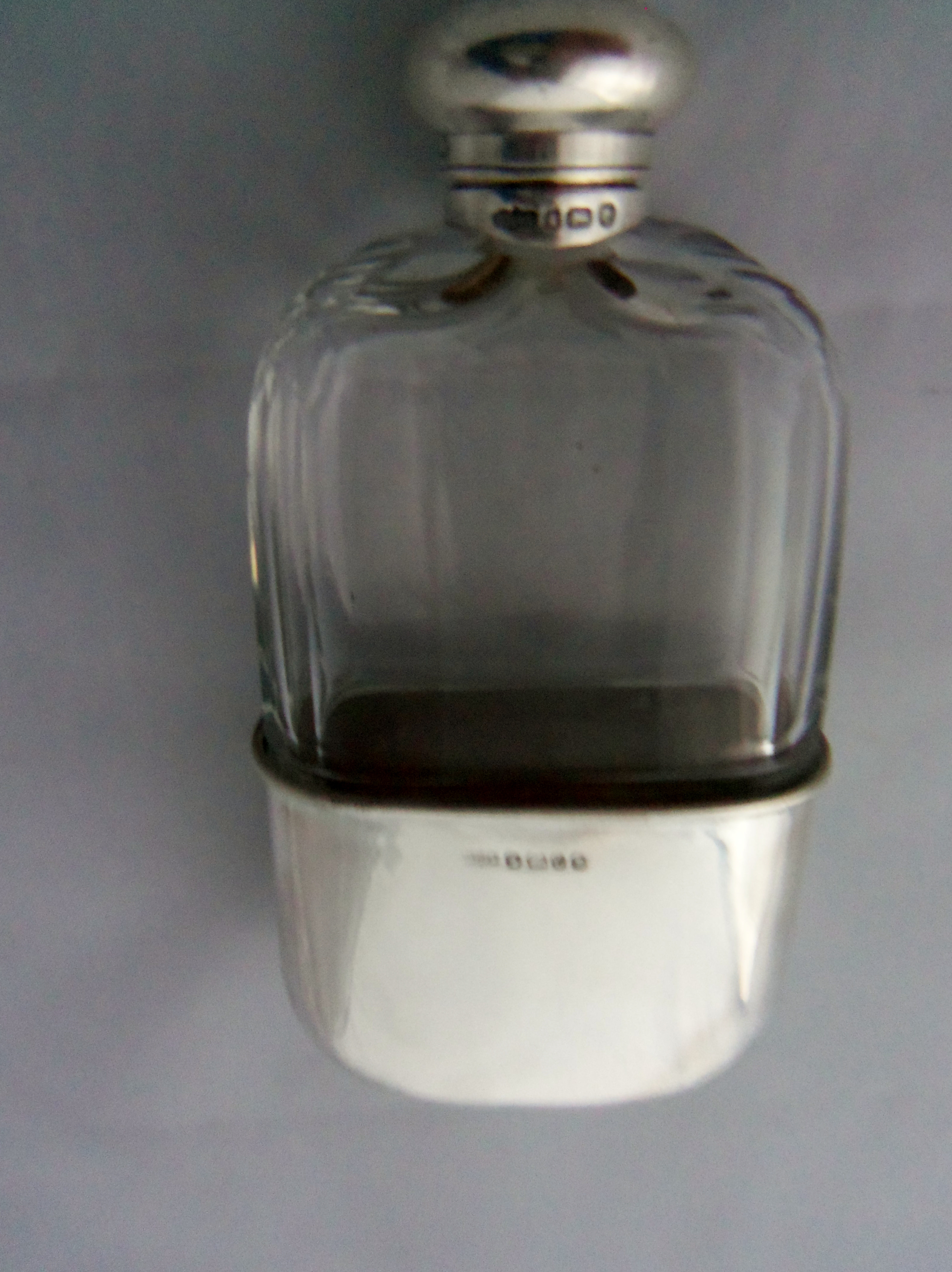 ENGLISH HALLMARKED  VICTORIAN STERLING SILVER HIP FLASK 1887 (1 of 1)