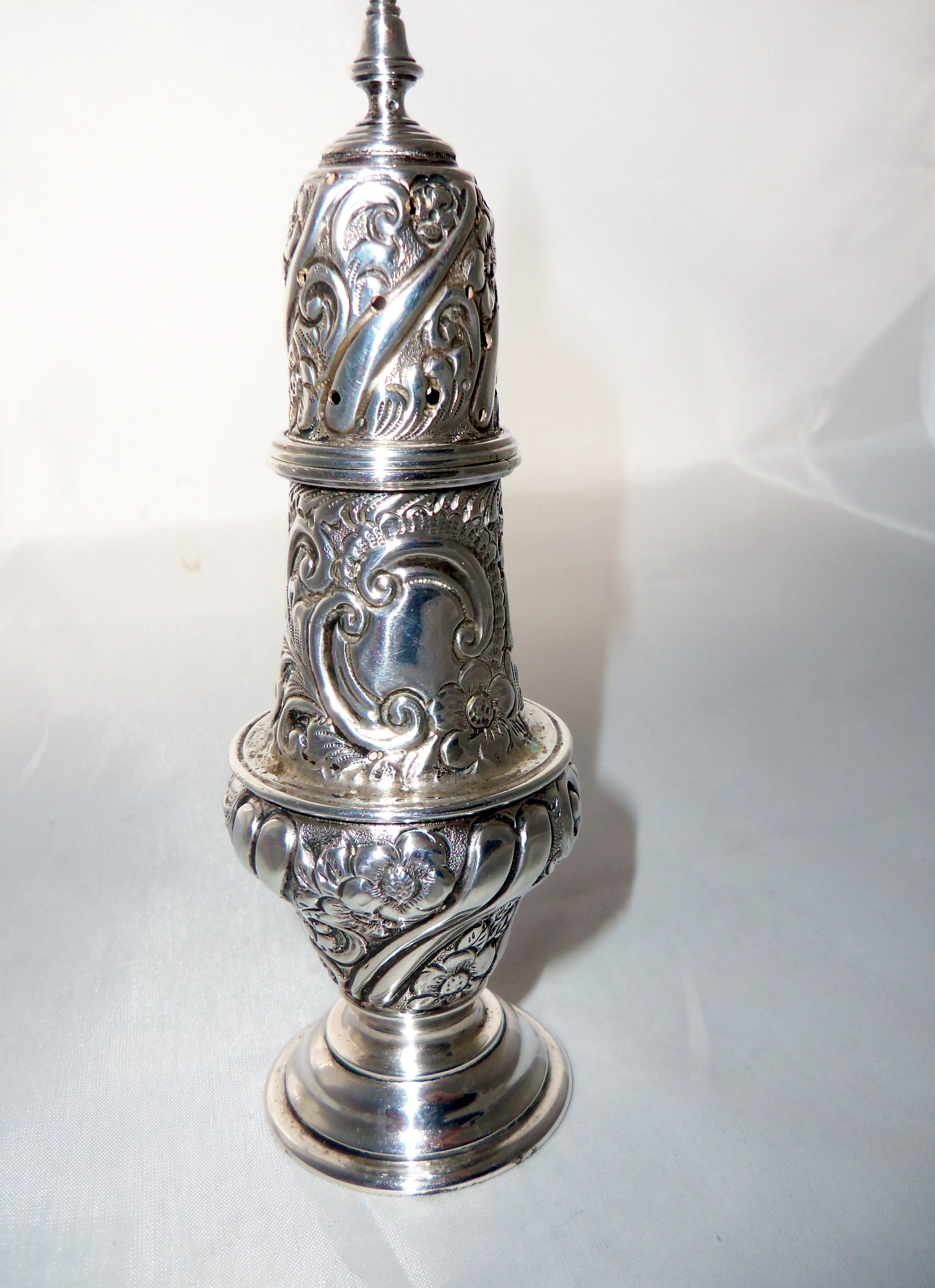 ORNATE GILDED EDWARDIAN SILVER SUGAR CASTER c.1901 (1 of 1)
