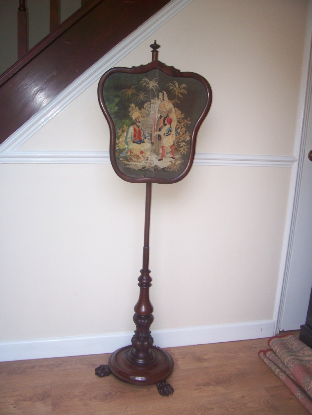 Victorian Mahogany Pole Screen c.1850 (1 of 11) Victorian Mahogany Pole Screen c.1850 (1 of 11)