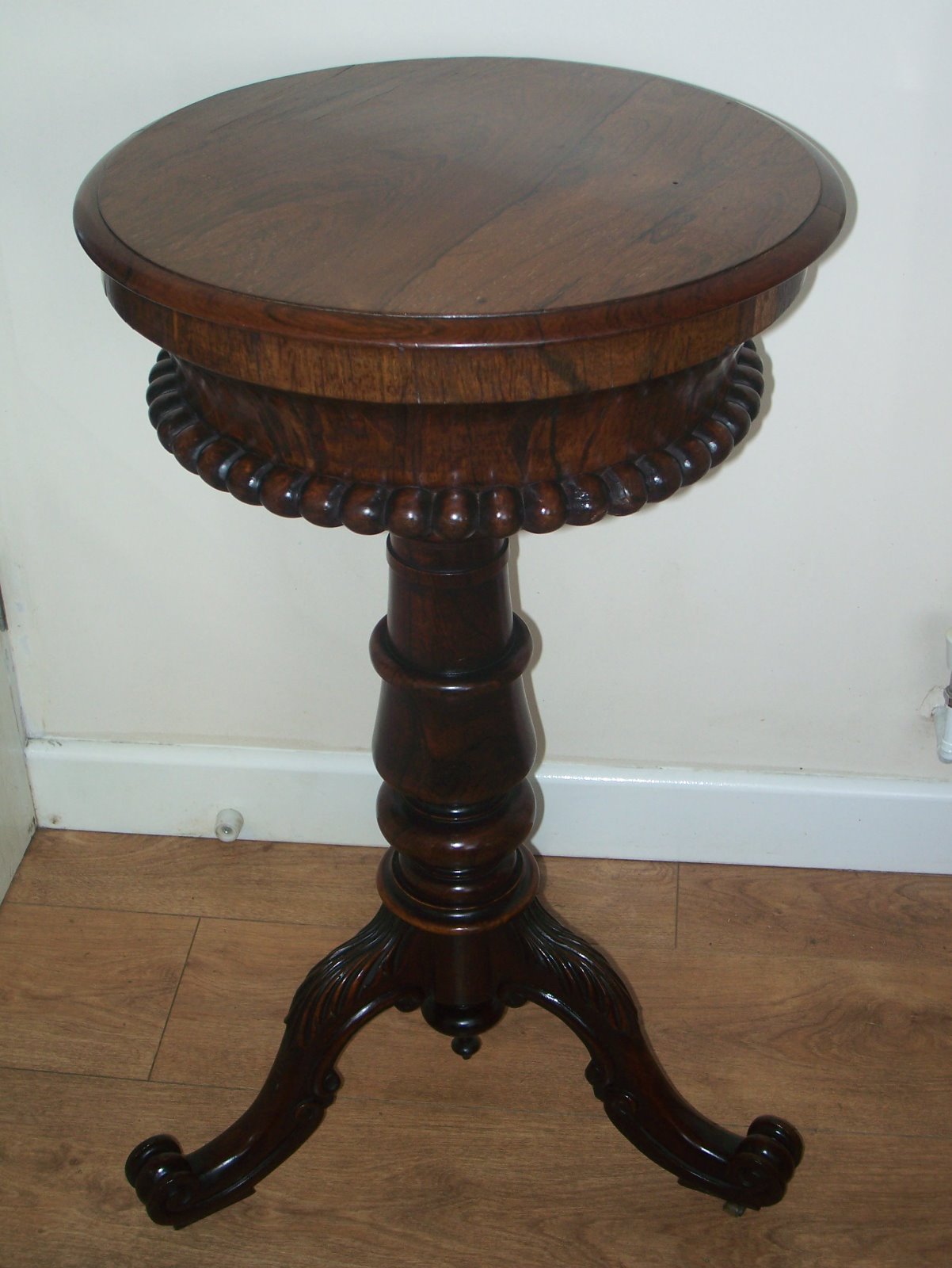 Rosewood Work Sewing or Lamp Table (1 of 11)