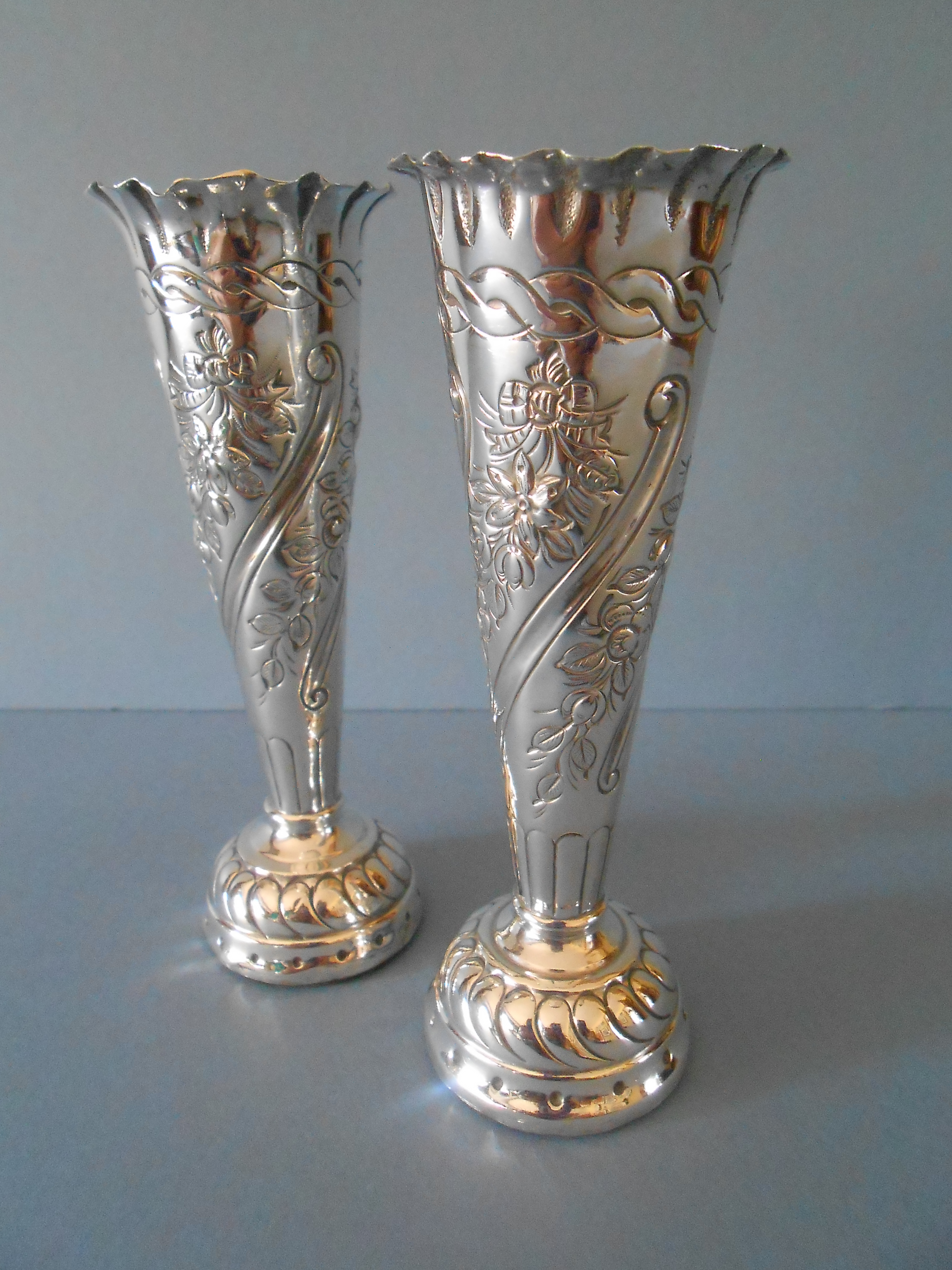 Lovely pair of William Comyns Bud Vases 1890 (1 of 1)