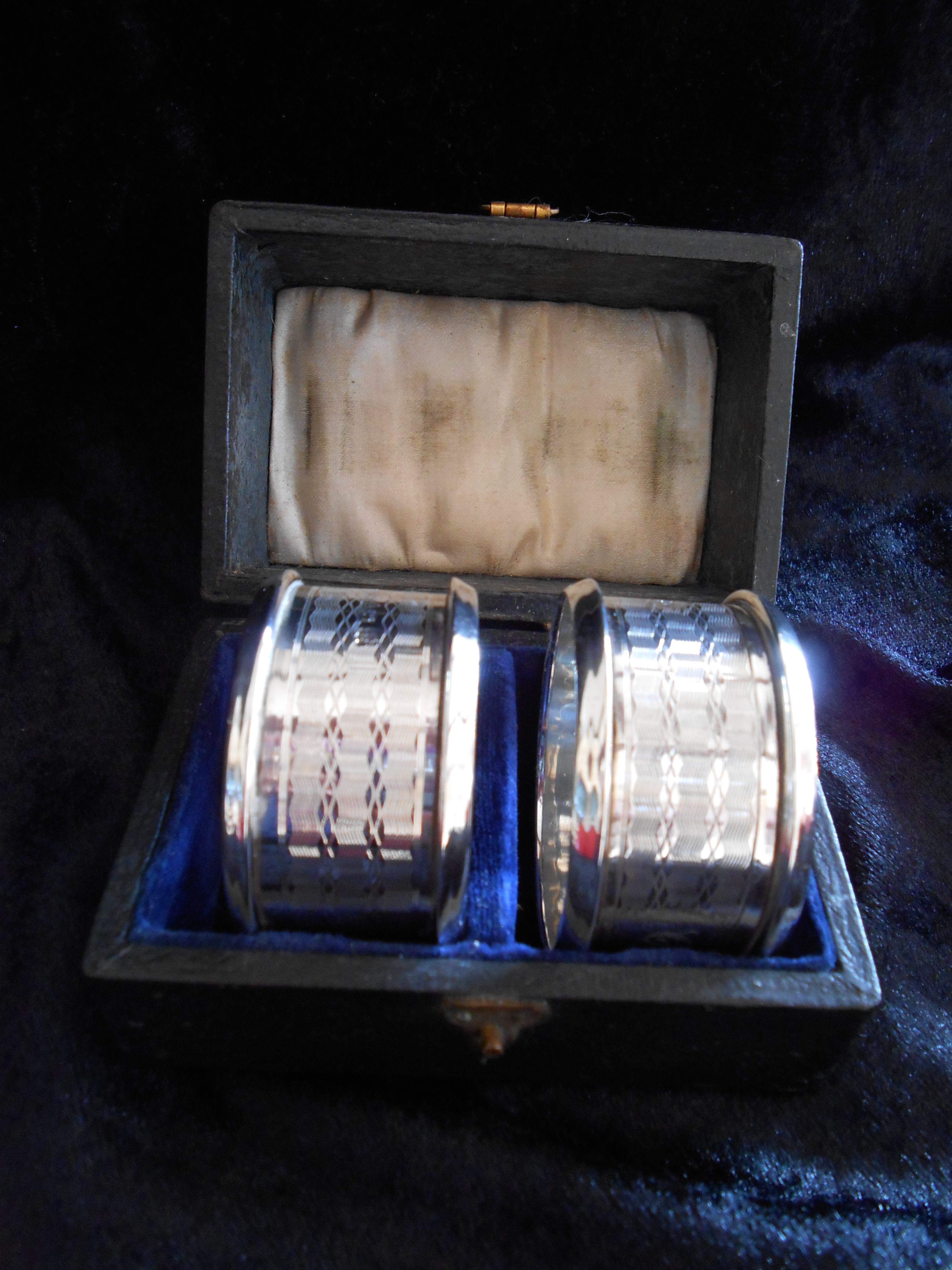 Antique Solid Silver Pair of Napkin Rings 1918 (1 of 1)