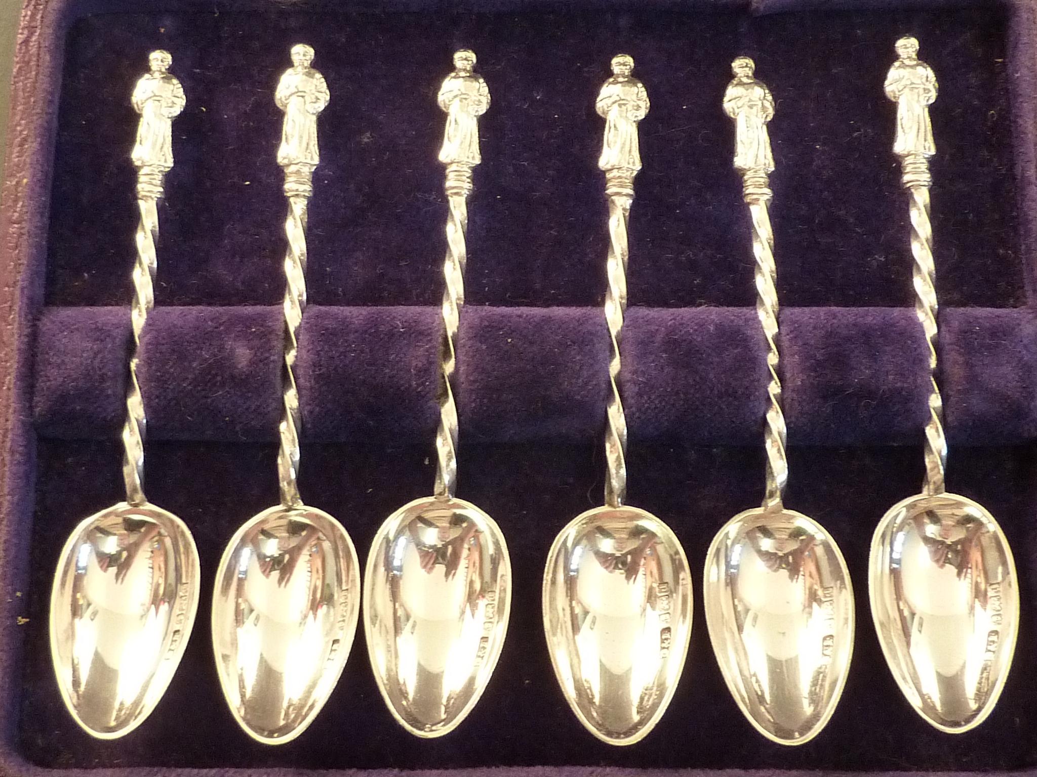 CASED SET OF SIX SILVER APOSTLE FINIAL TEASPOONS HEAVY GAUGE (1 of 1)