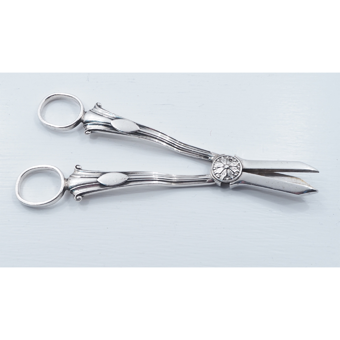 Good Pair of Heavy Silver Grape Scissors (1 of 1) Good Pair of Heavy Silver Grape Scissors (1 of 1)