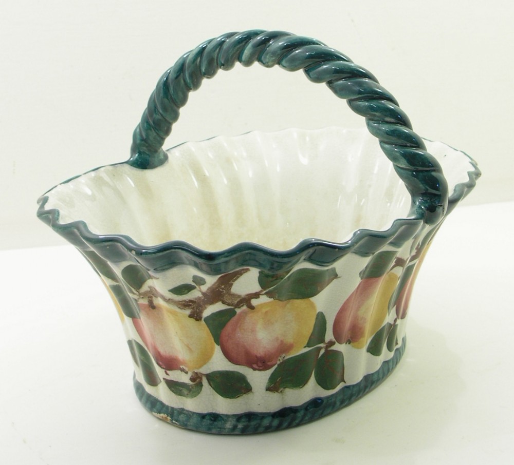 Fine Scottish Wemyss Ware Medium Size Apples Basket c.1900 (1 of 1) Fine Scottish Wemyss Ware Medium Size Apples Basket c.1900 (1 of 1)