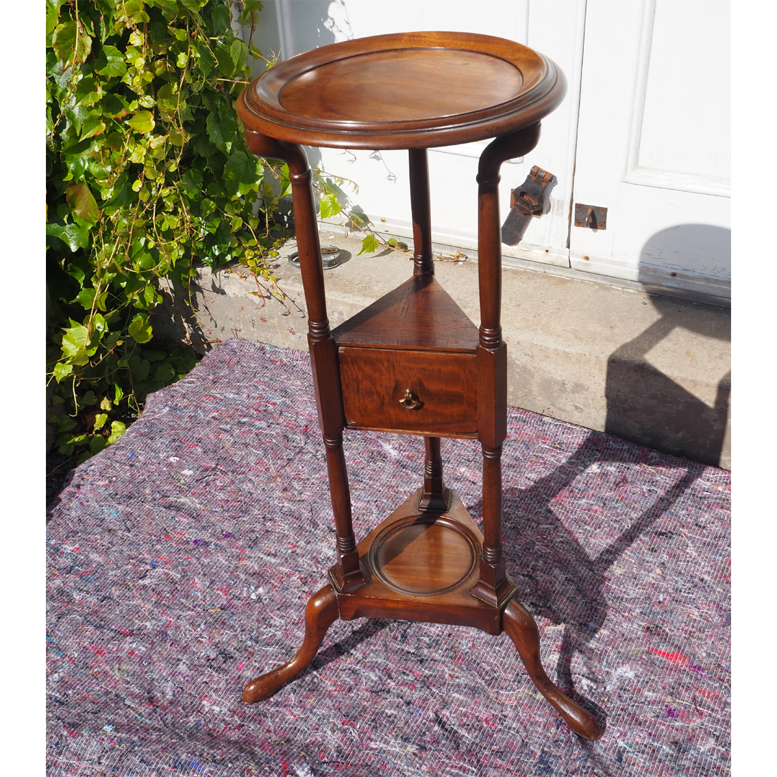 Georgian Style Mahogany Wig / Plant Stand (1 of 1) Georgian Style Mahogany Wig / Plant Stand (1 of 1)