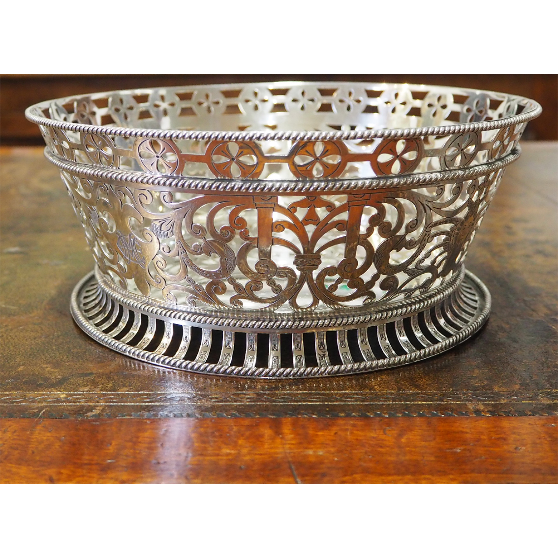Stunning Large Silver Fruit Bowl 1912 (1 of 1) Stunning Large Silver Fruit Bowl 1912 (1 of 1)