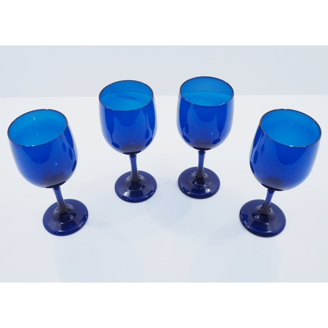 Set of 4 Large Size Edwardian Blue Wine Glasses (1 of 5) Set of 4 Large Size Edwardian Blue Wine Glasses (1 of 5)