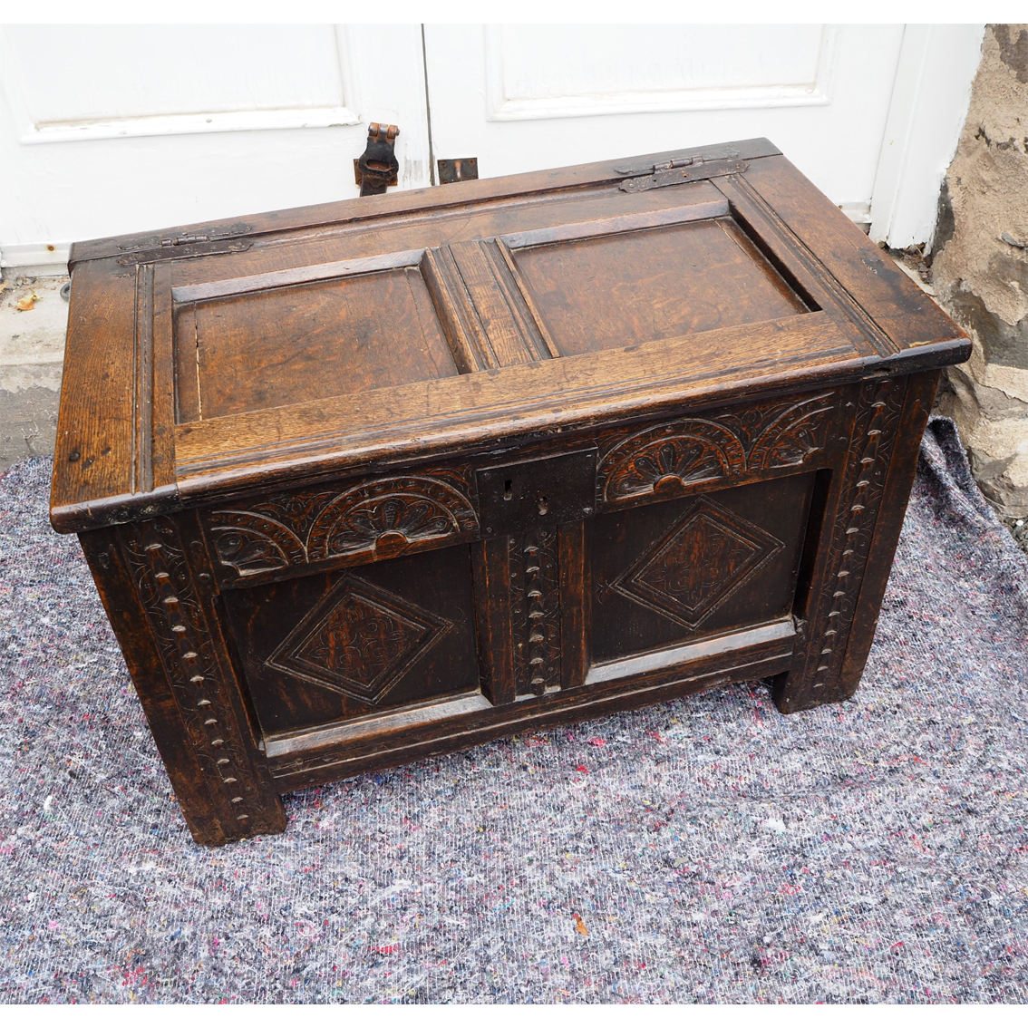 Baby Size 17th Century Carved Oak Coffer (1 of 8) Baby Size 17th Century Carved Oak Coffer (1 of 8)